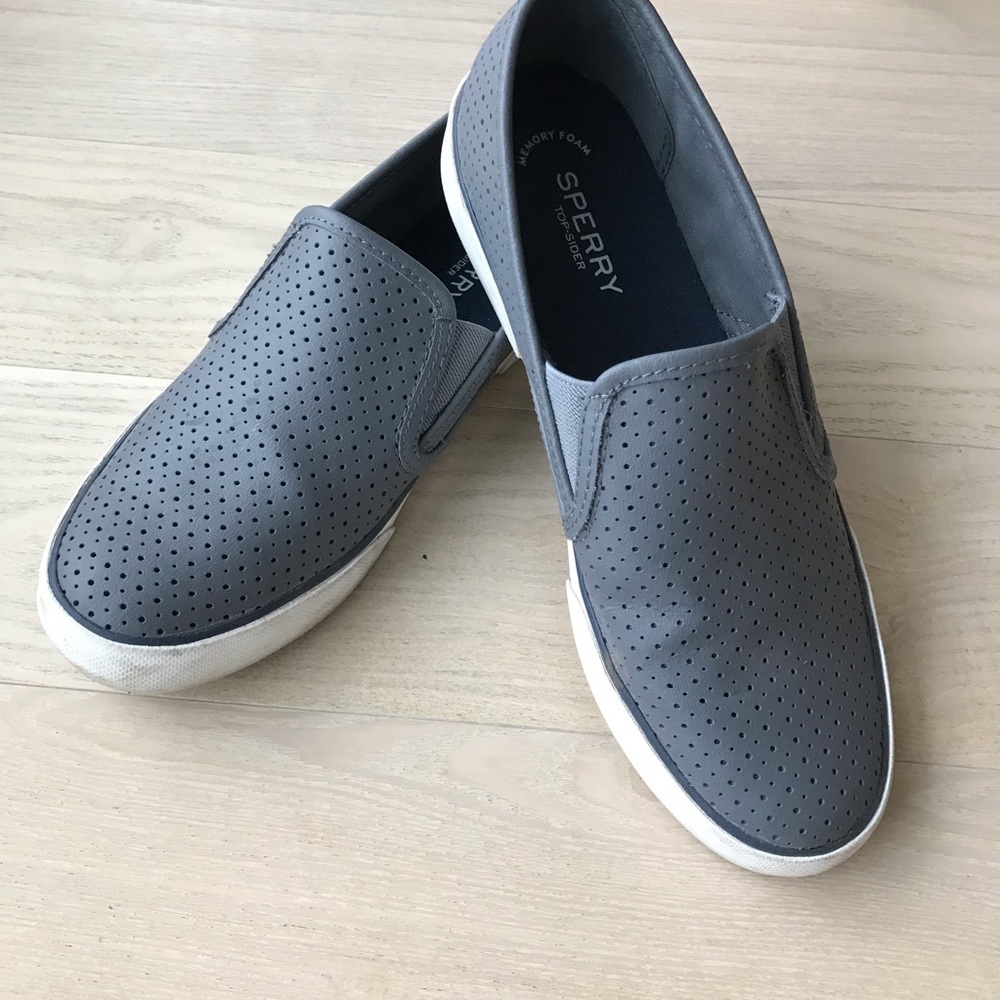 Sorry Topsider Gray Slip-ons